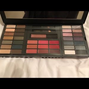 Estée Lauder Holiday pallet